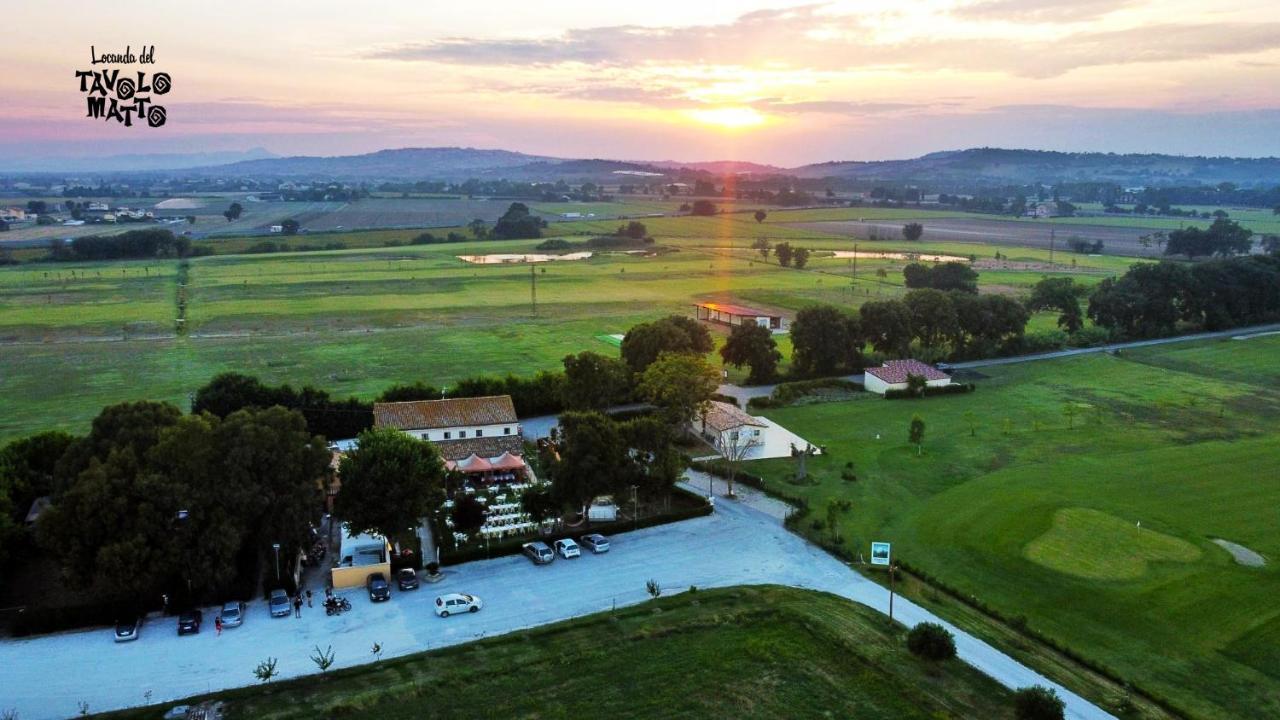 Locanda Del Tavolo Matto Потенца-Пічена Екстер'єр фото