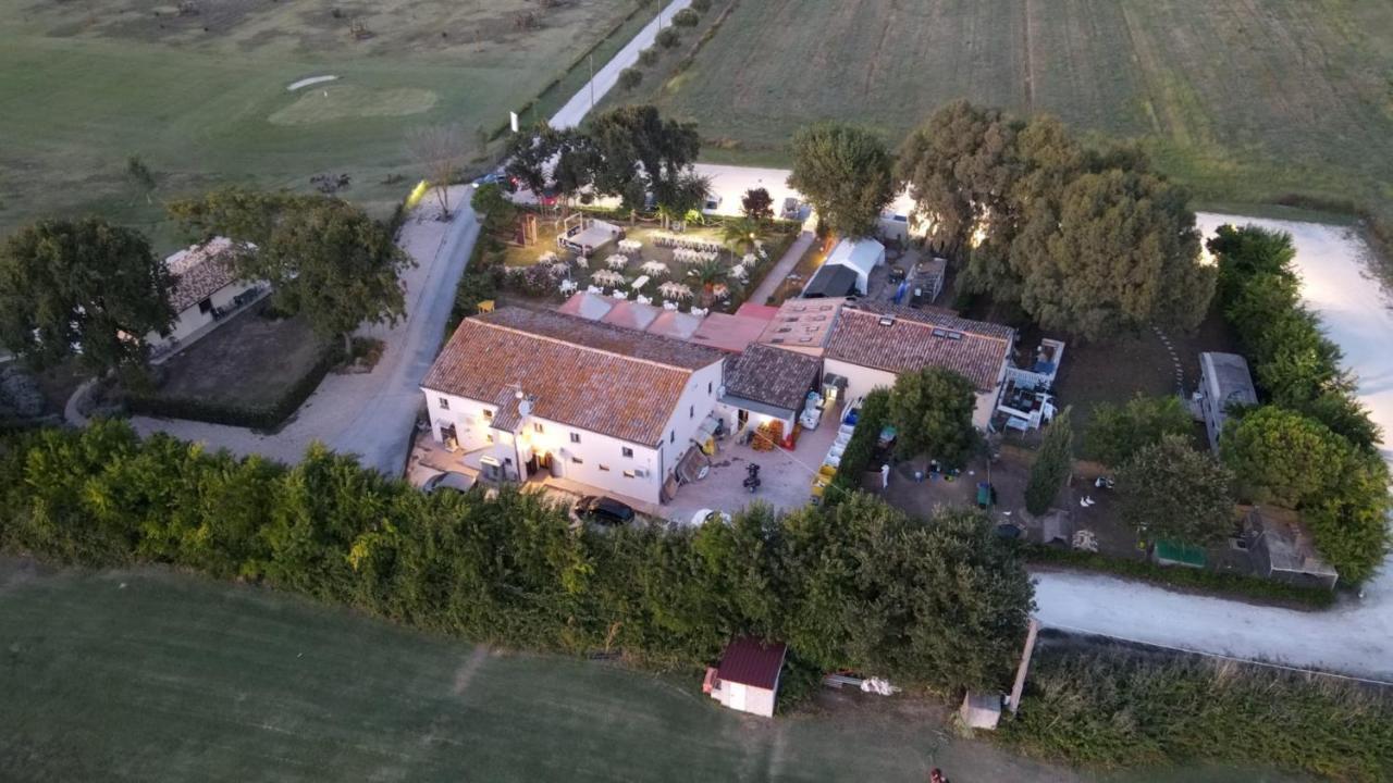 Locanda Del Tavolo Matto Потенца-Пічена Екстер'єр фото